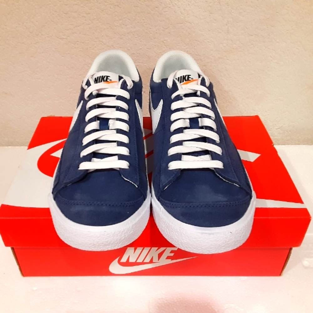Nike - Picture 4 of 4